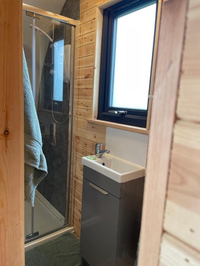Little Meadow Pods With Hot Tub Camping *