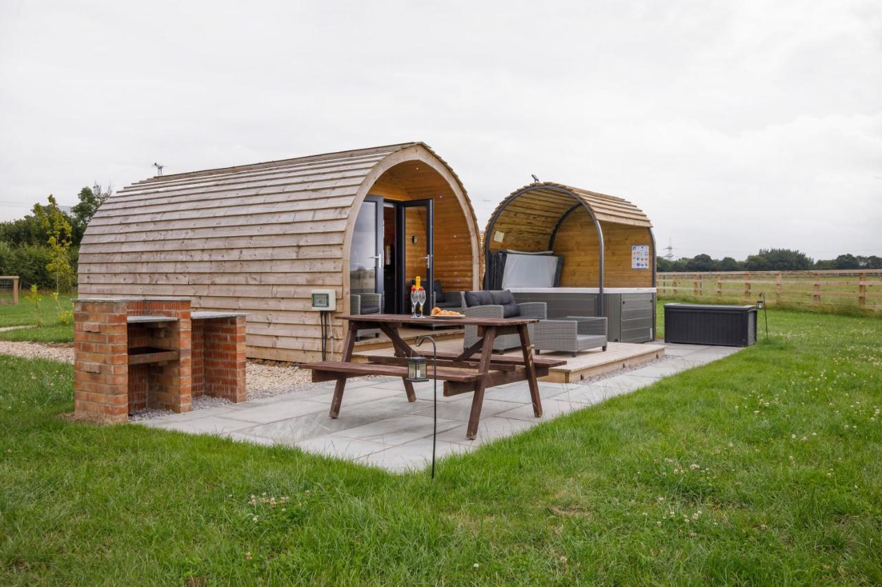 Little Meadow Pods With Hot Tub York