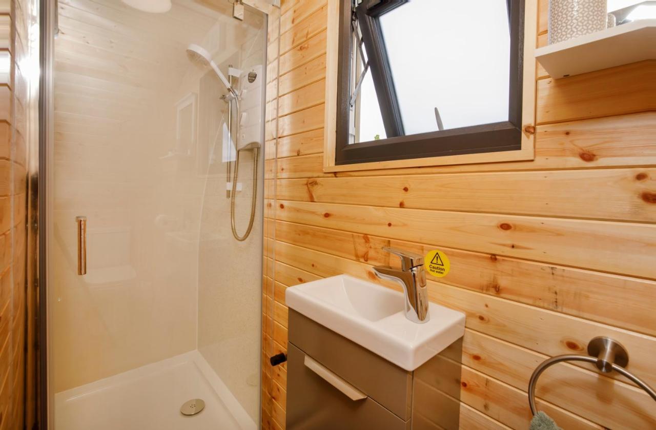 Camping Little Meadow Pods With Hot Tub