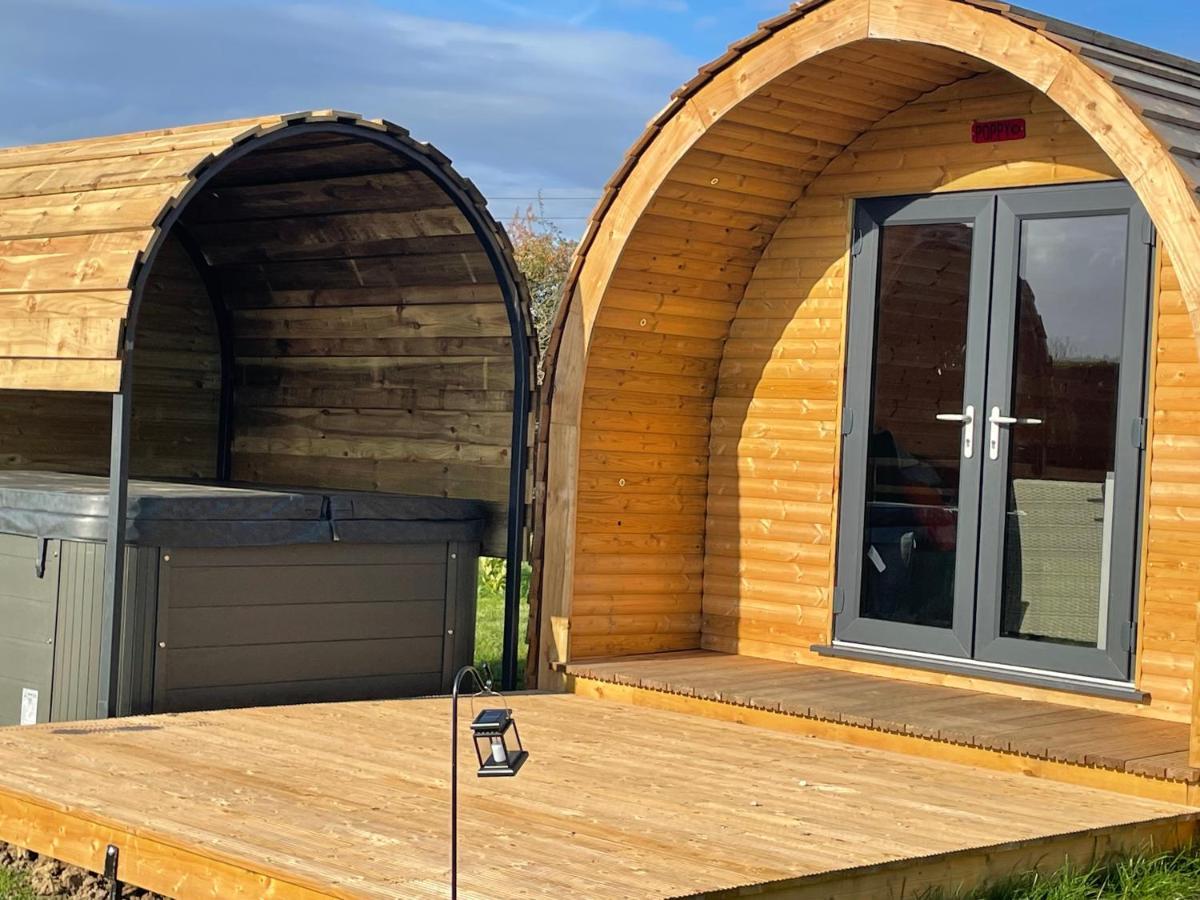 Little Meadow Pods With Hot Tub *
