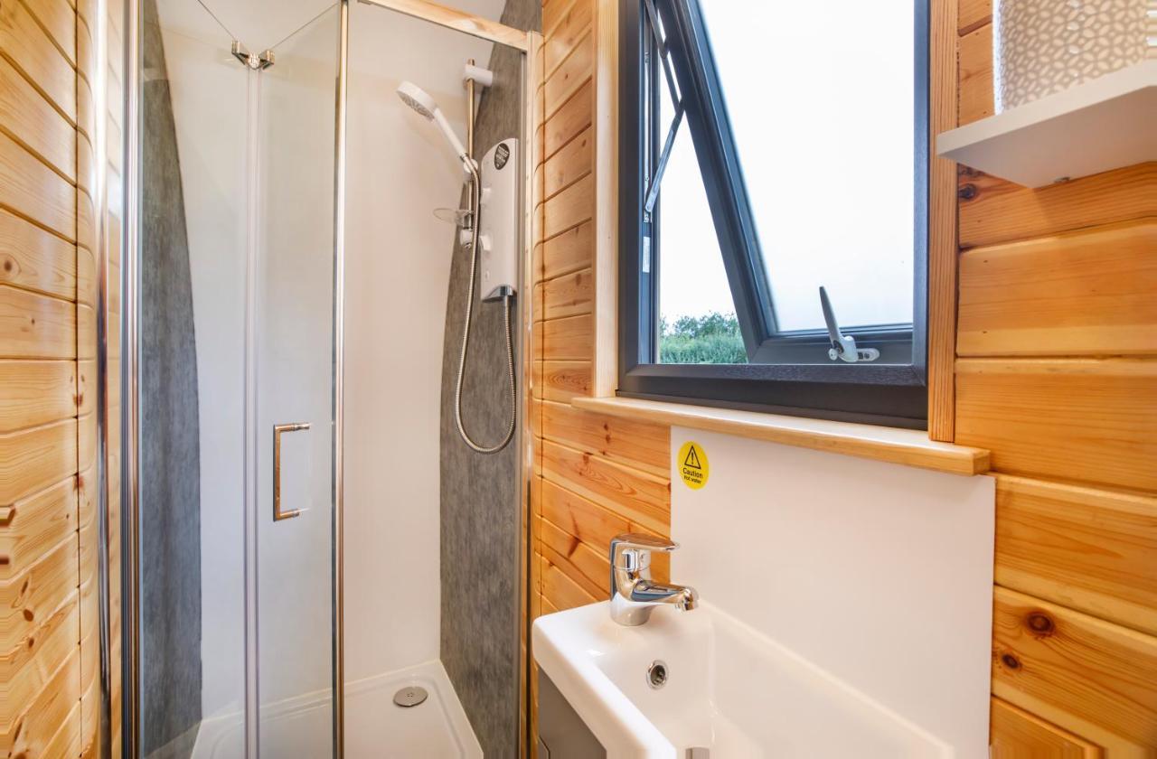 Little Meadow Pods With Hot Tub Кемпинг Йорк